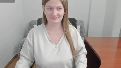 Snapshot of sweet_melody_of_ur_heart chatting on 02.09.26 Mila online show from 02.09.26