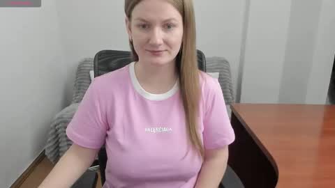 Snapshot of sweet_melody_of_ur_heart chatting on 02.20.26 Mila online show from 02.20.26