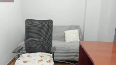 Mila online show from 04.05.26