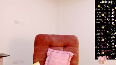 Snapshot of sweet_monsalve34 chatting on 05.25.26 MONSALVE online show from 05.25.26