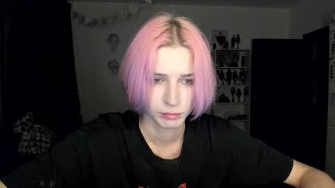 kira online show from 10.18.25