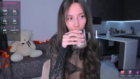 Snapshot of sweet_princess_ashley chatting on 10.29.25 Ashley online show from 10.29.25