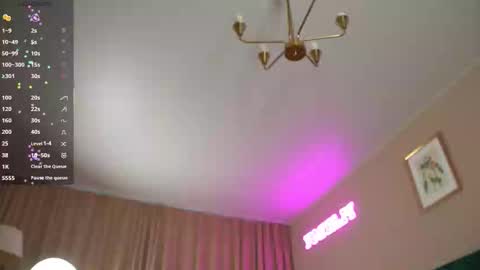 Snapshot of sweet_reverie chatting on 10.11.25 Vanessa online show from 10.11.25