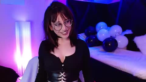 Snapshot of sweet_roxanee chatting on 10.20.25 Roxanee online show from 10.20.25