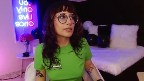 Roxanee online show from 11.08.25