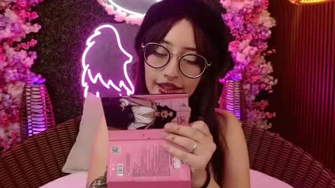 Roxanee online show from 04.14.26