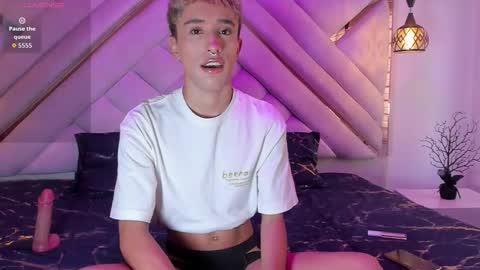 Santiago online show from 10.02.25