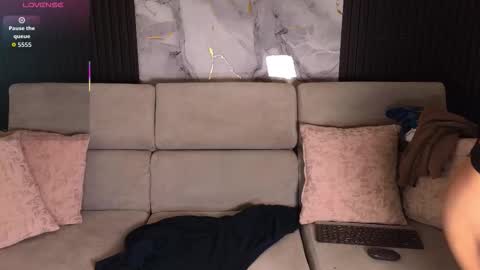 Santiago online show from 11.03.25