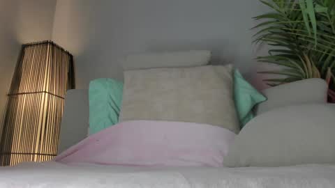 Snapshot of sweet_skiinny chatting on 11.06.25 Adeline online show from 11.06.25