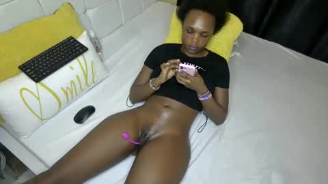 Snapshot of sweet_spoon chatting on 12.08.24 Nina online show from 12.08.24