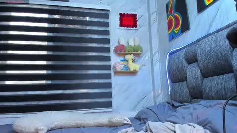 Snapshot of sweet_tits2 chatting on 11.09.25 Isabella online show from 11.09.25