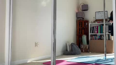 Heidi Brenner - Please check bio for schedule  FAQ online show from 04.07.26