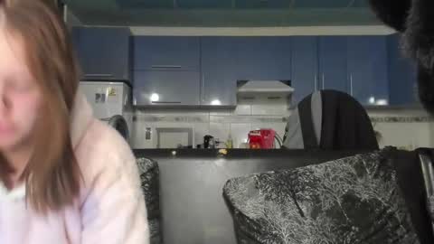 Snapshot of sweet_violetti chatting on 02.12.25 sweet_violetti online show from 02.12.25