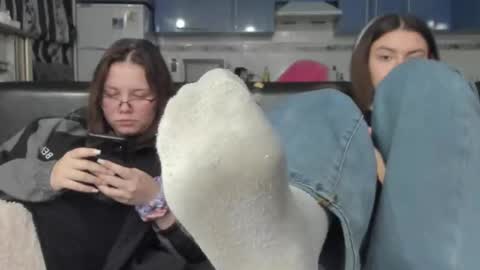 Snapshot of sweet_violetti chatting on 02.13.25 sweet_violetti online show from 02.13.25