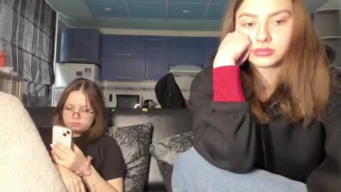 Snapshot of sweet_violetti chatting on 02.17.25 sweet_violetti online show from 02.17.25