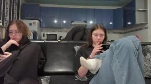 Snapshot of sweet_violetti chatting on 02.23.25 sweet_violetti online show from 02.23.25