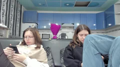 Snapshot of sweet_violetti chatting on 03.03.25 sweet_violetti online show from 03.03.25