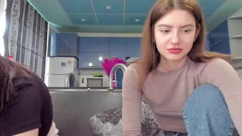 Snapshot of sweet_violetti chatting on 03.05.25 sweet_violetti online show from 03.05.25