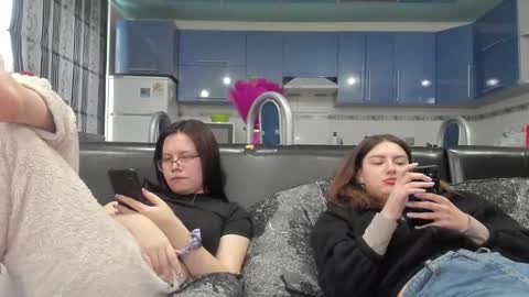 Snapshot of sweet_violetti chatting on 03.05.25 sweet_violetti online show from 03.05.25