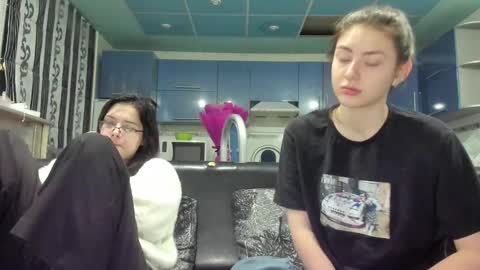 Snapshot of sweet_violetti chatting on 03.06.25 sweet_violetti online show from 03.06.25