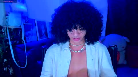 Steven independent model online show from 02.26.25