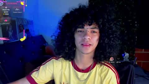 Steven independent model online show from 11.27.25