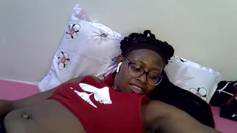 Snapshot of sweet_zarah chatting on 04.19.26 sweet_zarah online show from 04.19.26