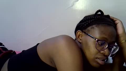 Snapshot of sweet_zarah chatting on 04.21.26 sweet_zarah online show from 04.21.26