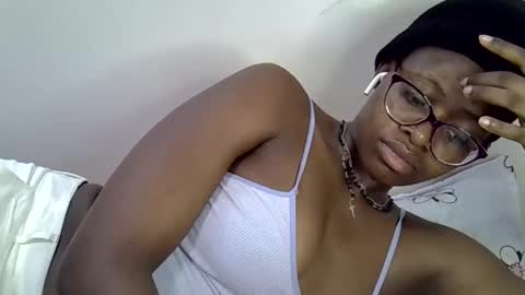Snapshot of sweet_zarah chatting on 05.01.26 sweet_zarah online show from 05.01.26