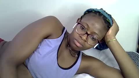 Snapshot of sweet_zarah chatting on 05.13.26 sweet_zarah online show from 05.13.26