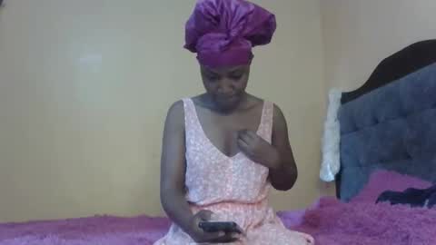 Snapshot of sweet_zella chatting on 04.13.26 zellate online show from 04.13.26