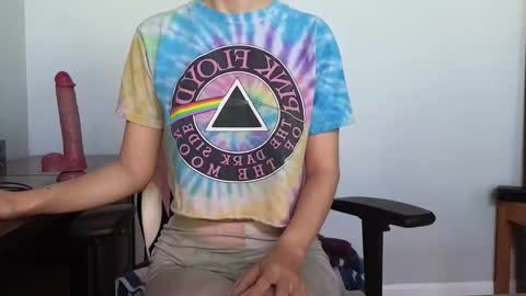 Sweet Dee online show from 10.16.25