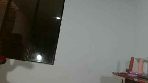 Snapshot of sweetangel2582 chatting on 02.06.25 valentina online show from 02.06.25