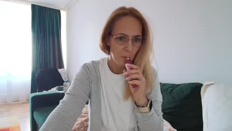 Ania online show from 01.17.25
