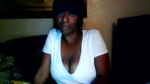 Snapshot of sweetaztea chatting on 09.12.25 sweetaztee online show from 09.12.25