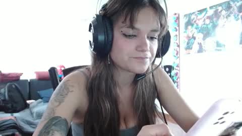 Bella  online show from 09.22.25