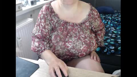 Sweetboobs85h online show from 09.14.25