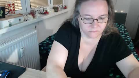 Sweetboobs85h online show from 11.21.25