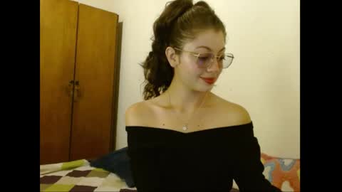 sweetcalm_ online show from 04.19.26