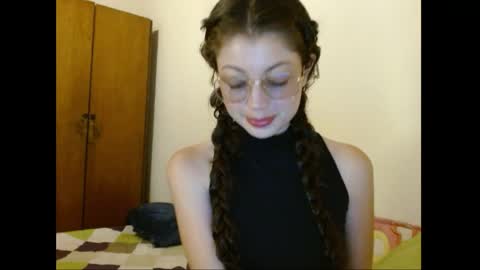 Snapshot of sweetcalm_ chatting on 04.25.26 sweetcalm_ online show from 04.25.26