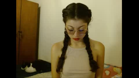 Snapshot of sweetcalm_ chatting on 04.27.26 sweetcalm_ online show from 04.27.26