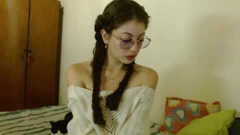 Snapshot of sweetcalm_ chatting on 05.22.26 sweetcalm_ online show from 05.22.26