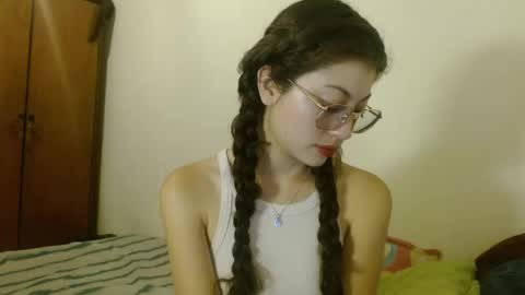 Snapshot of sweetcalm_ chatting on 05.25.26 sweetcalm_ online show from 05.25.26