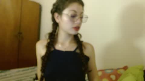 Snapshot of sweetcalm_ chatting on 05.26.26 sweetcalm_ online show from 05.26.26