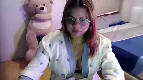 Snapshot of sweetcristalh chatting on 10.13.25 Cristal online show from 10.13.25