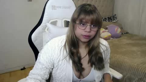 Snapshot of sweetcristalh chatting on 06.13.26 Cristal online show from 06.13.26