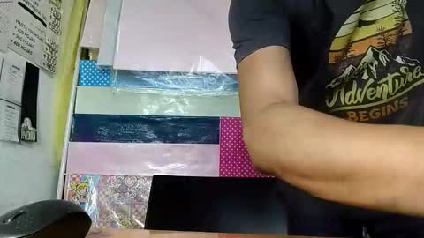 Snapshot of sweetcuervo chatting on 12.19.25 sweetcuervo independent model online show from 12.19.25