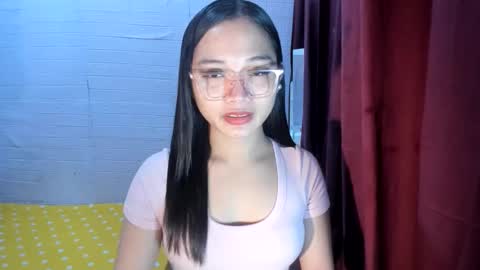 Snapshot of sweetcummer27 chatting on 09.28.25 SOPHIA online show from 09.28.25