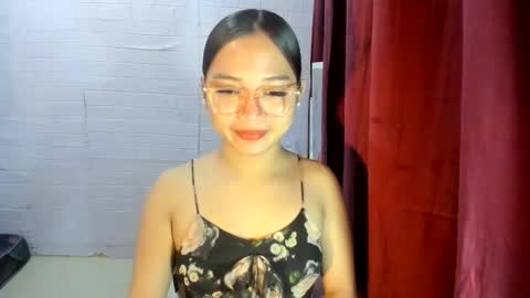 Snapshot of sweetcummer27 chatting on 09.29.25 SOPHIA online show from 09.29.25