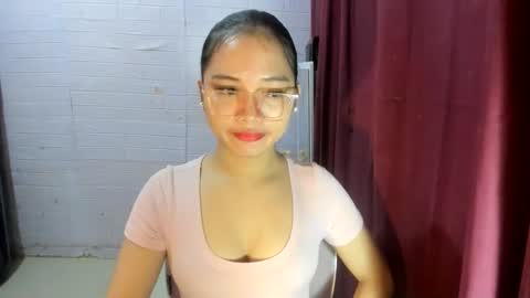 Snapshot of sweetcummer27 chatting on 11.08.25 SOPHIA online show from 11.08.25